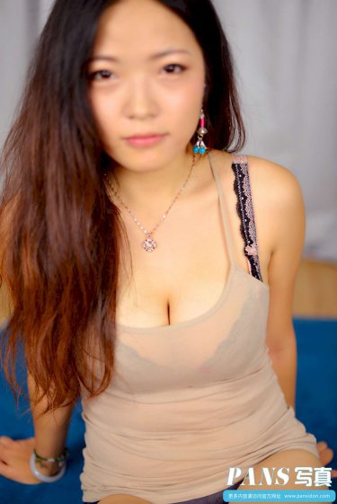 撕掉她的衣服吮的双乳游戏